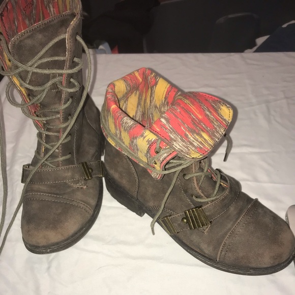 Combat boots - Picture 1 of 5